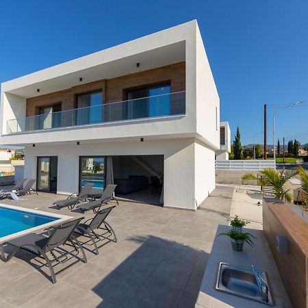 Villa Marlene, Walking Distance To Coral Beach! Peyia Exterior foto