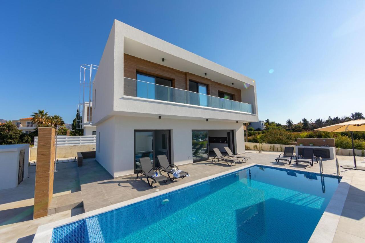 Villa Marlene, Walking Distance To Coral Beach! Peyia Exterior foto