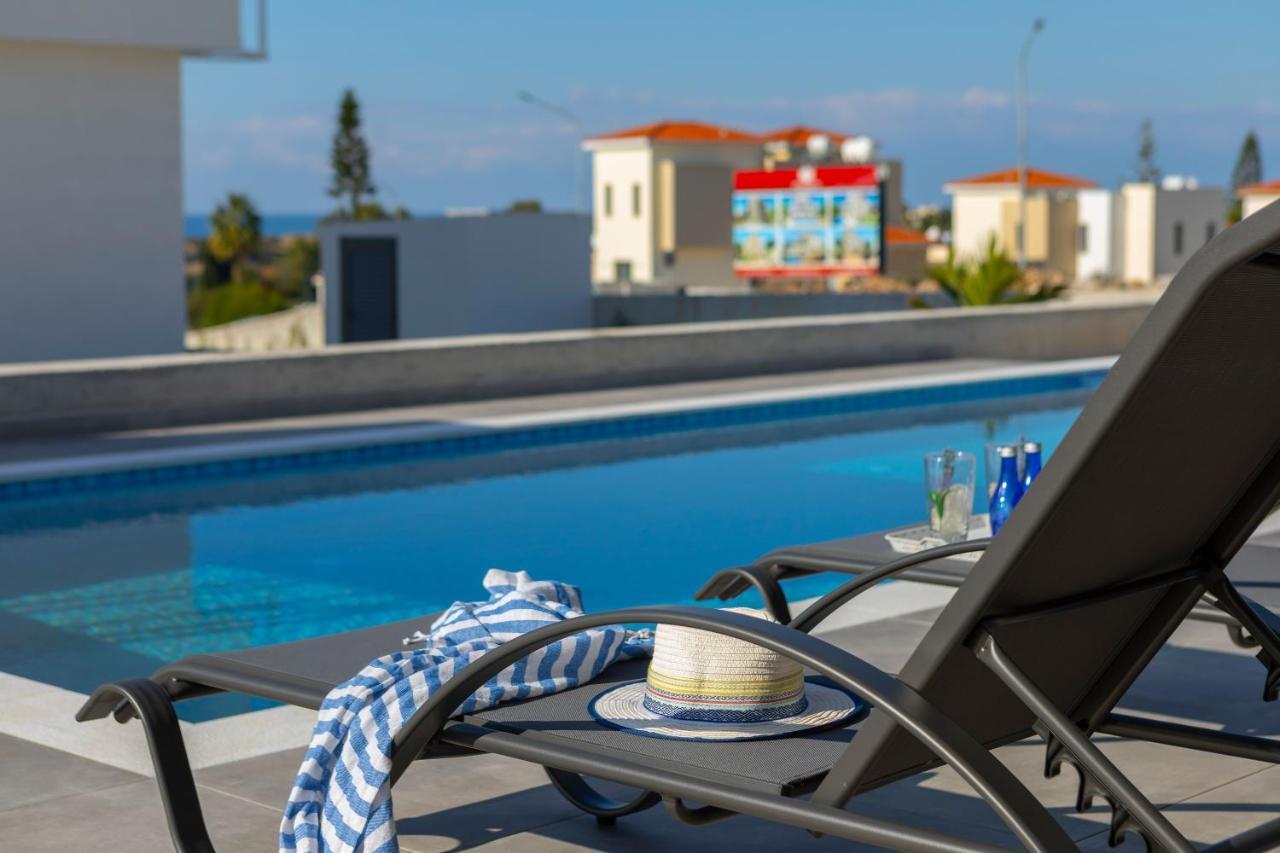 Villa Marlene, Walking Distance To Coral Beach! Peyia Exterior foto