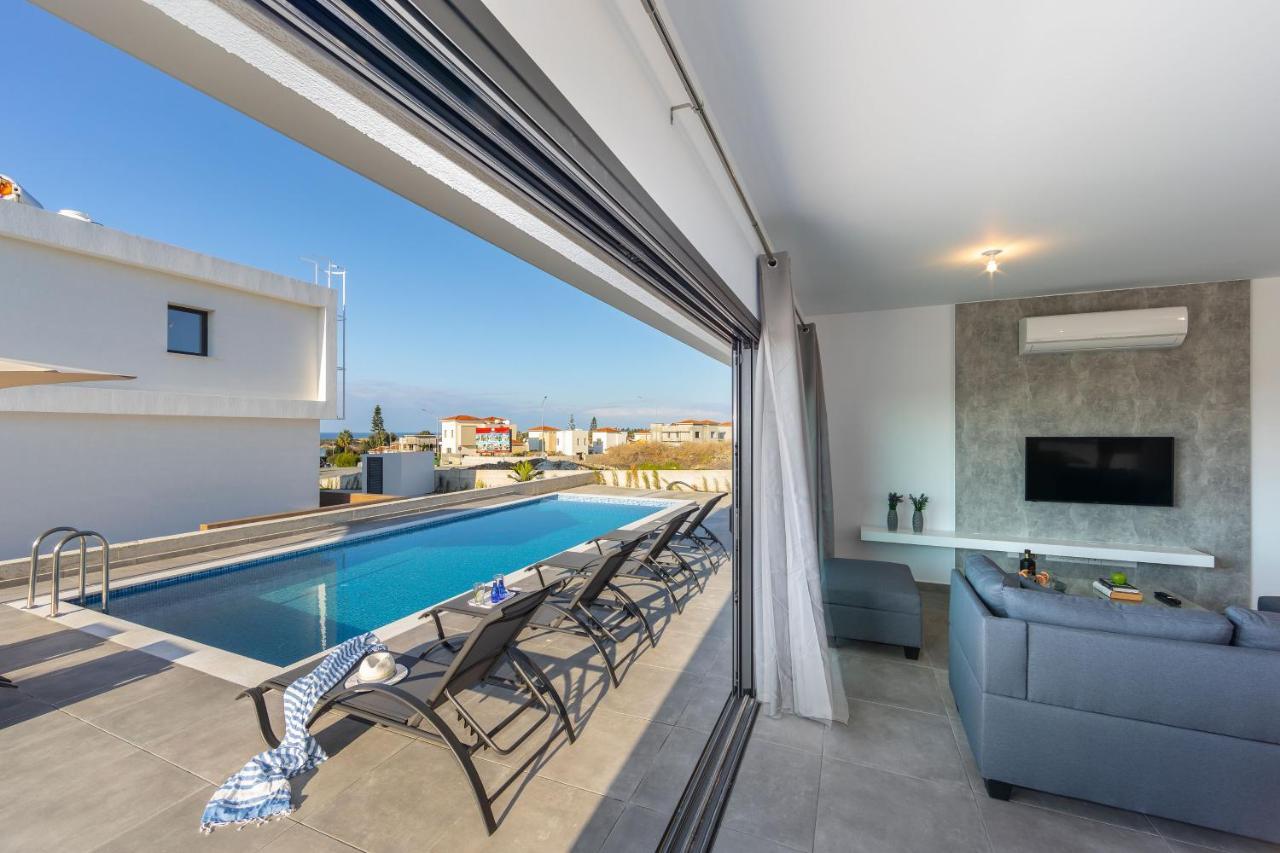 Villa Marlene, Walking Distance To Coral Beach! Peyia Exterior foto