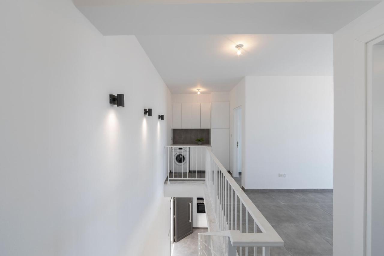 Villa Marlene, Walking Distance To Coral Beach! Peyia Exterior foto